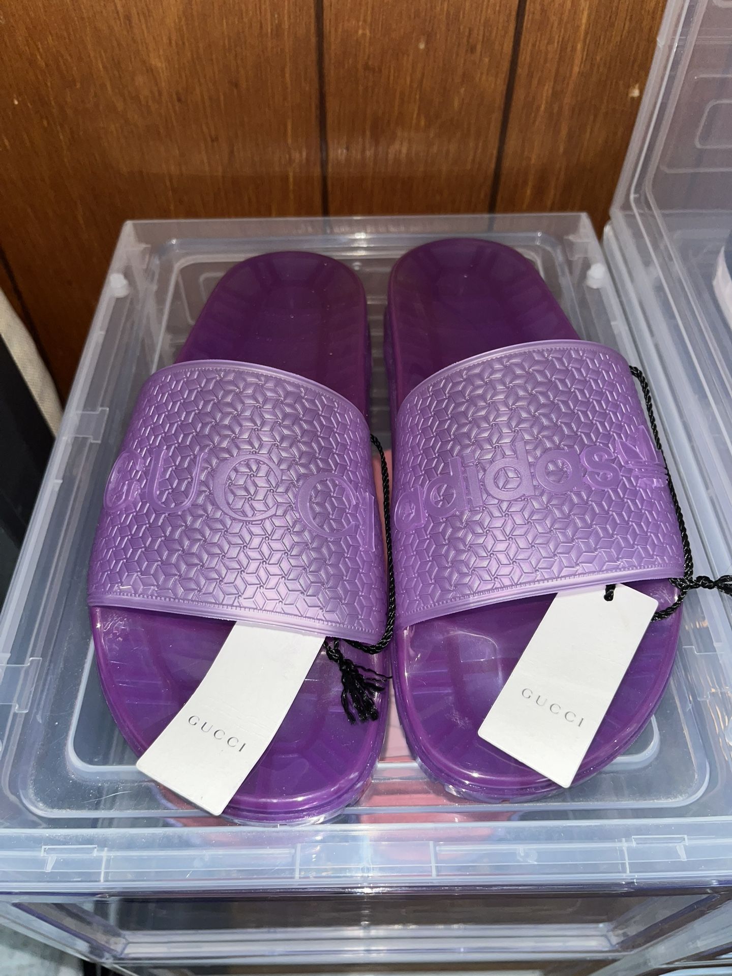 NEW GUCCI SLIDES SIZE 37