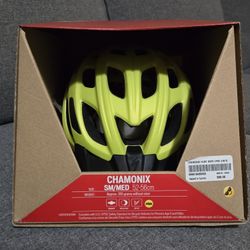 Specialized Chamonix Helmet
Size: Small/Medium
Color: Hyper Green
