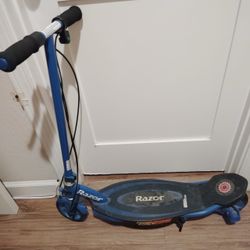 Razor electric scooter with charger