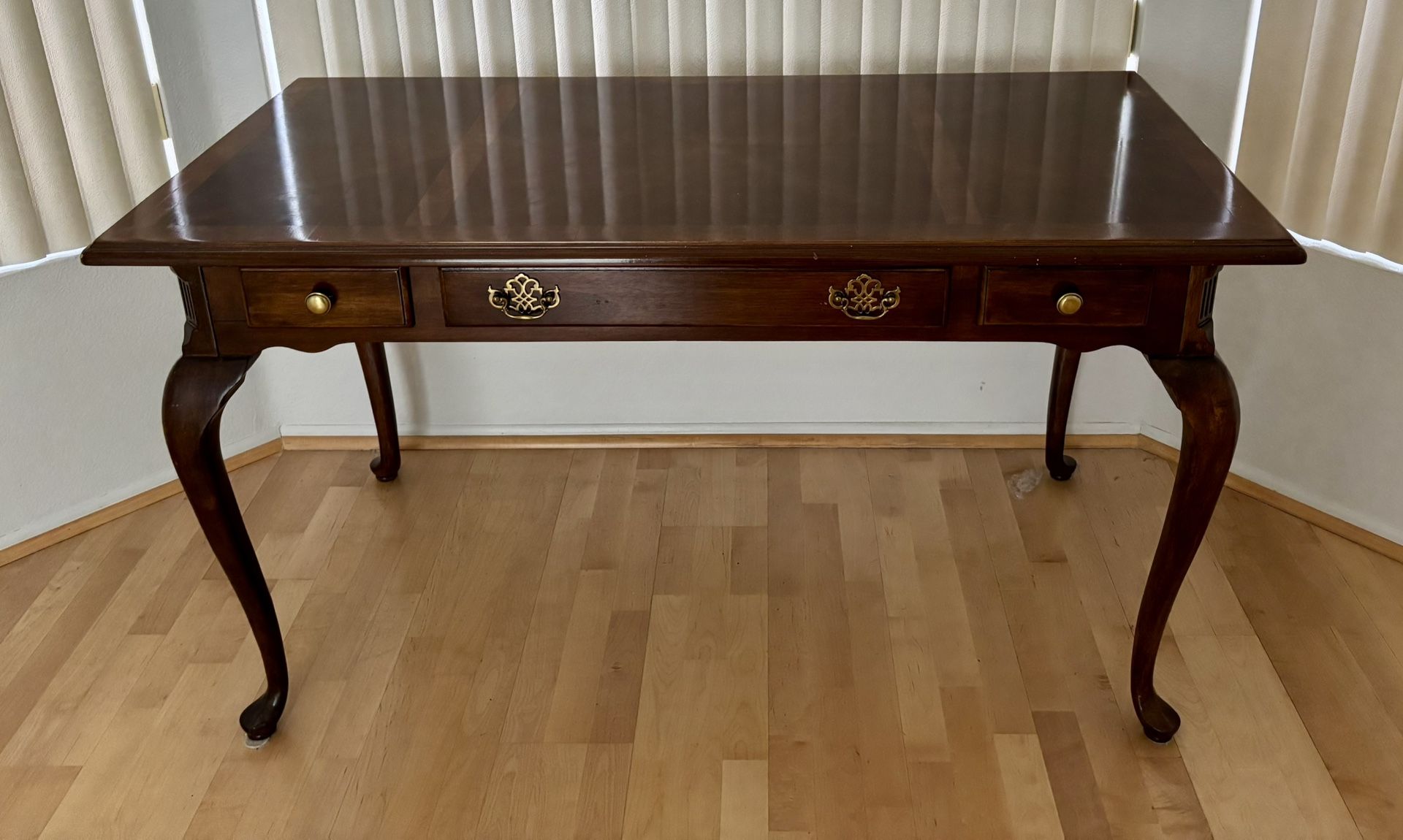 Elegant Wood Desk Table