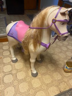 Plastic horse