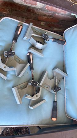 Corner clamps
