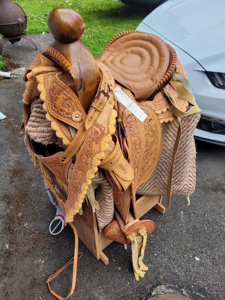 Saddle Hand Made