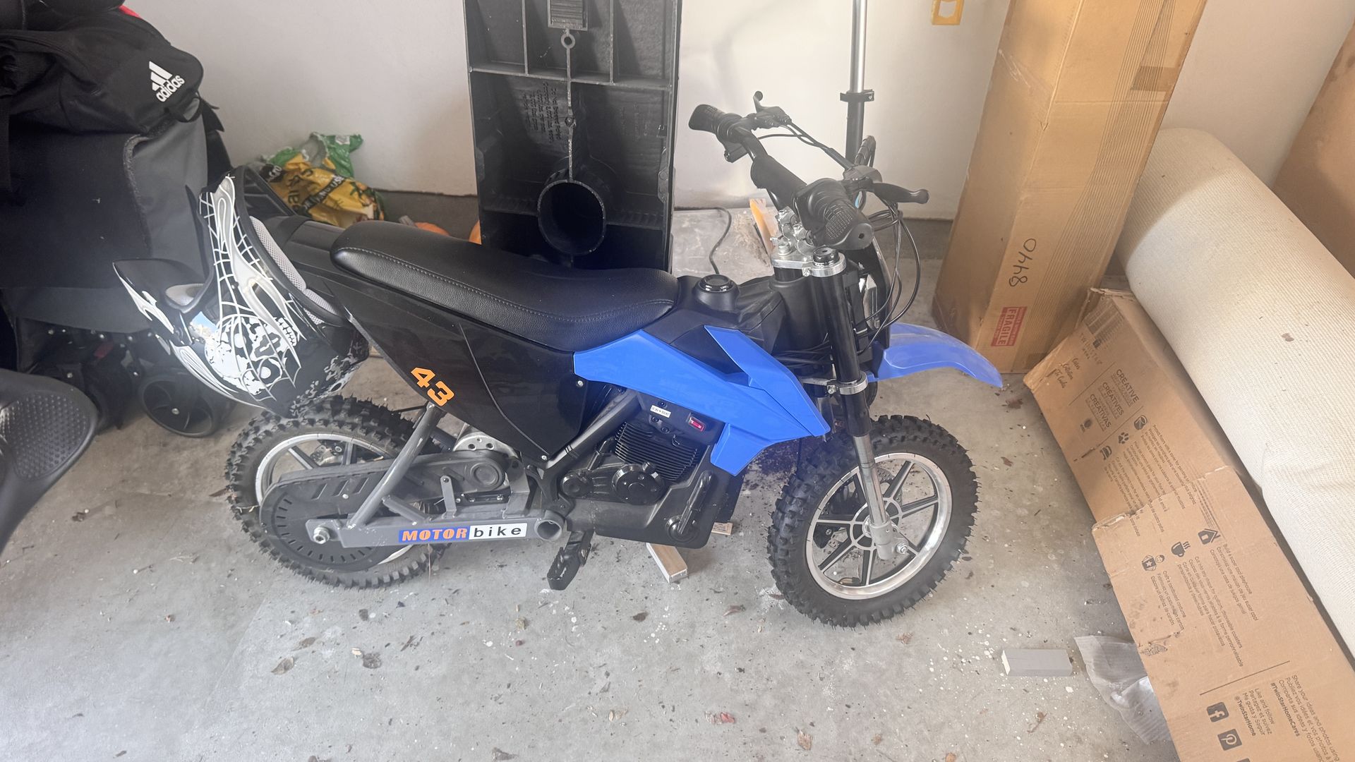 Electric kids motorcycle