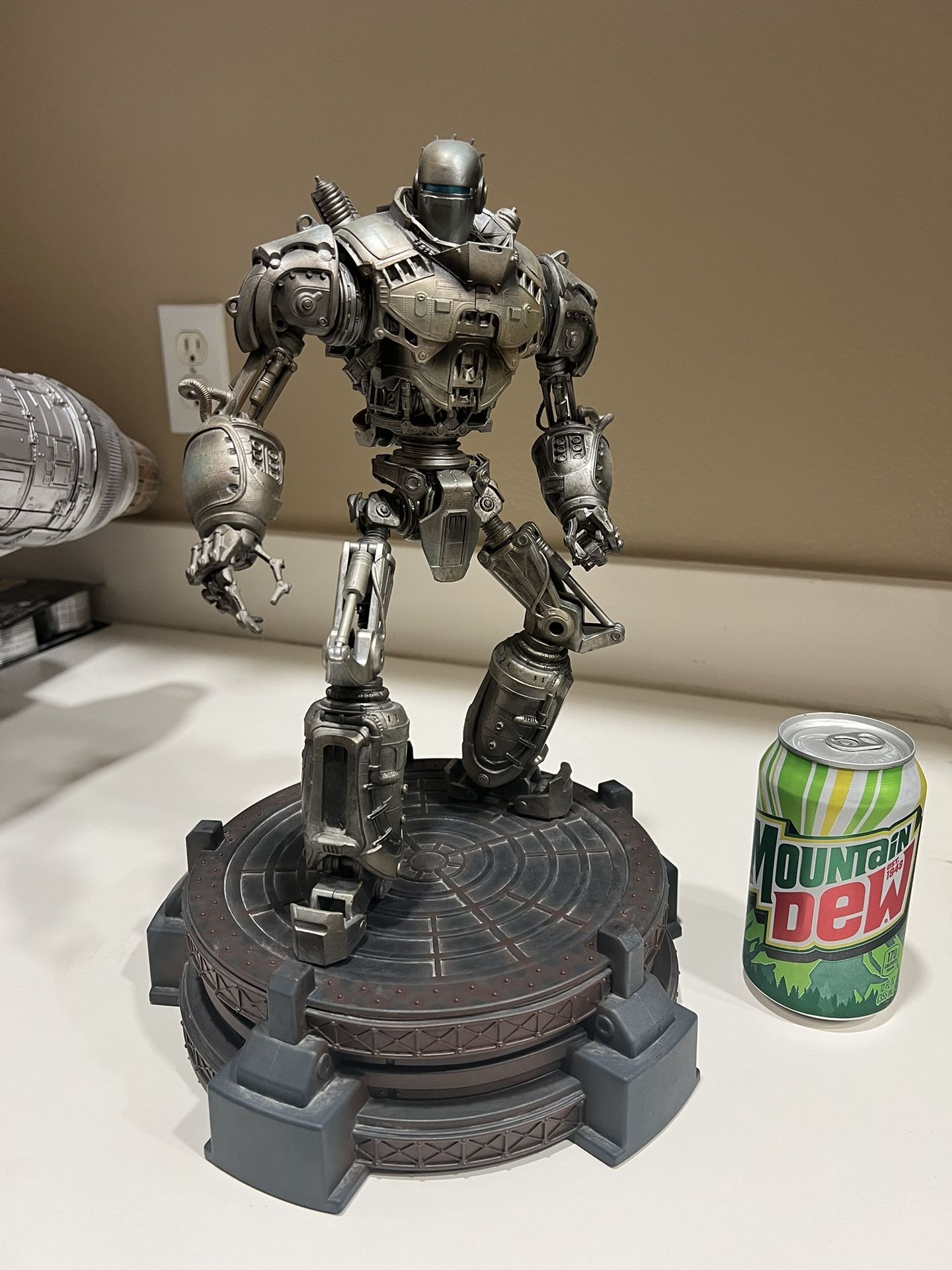 Fallout Liberty Prime Statue Figure 15" Bethesda Chronicle Collectibles