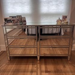 Great Condition Pottery Barn Mirrored Dresser And 2 Nightstands 