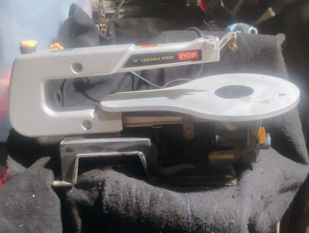 16" VARIABLE SPEED SCROLL SAW