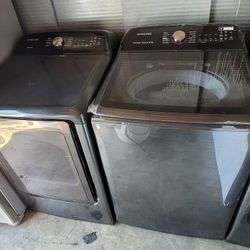 New Open Box Samsung Large Capacity Top Load Washer And Gas Dryer Set In Black 