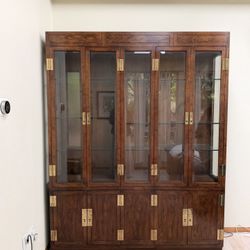 1970s Henredon Scene One Campaign Oak Breakfront China Cabinet Hutch Display Curio