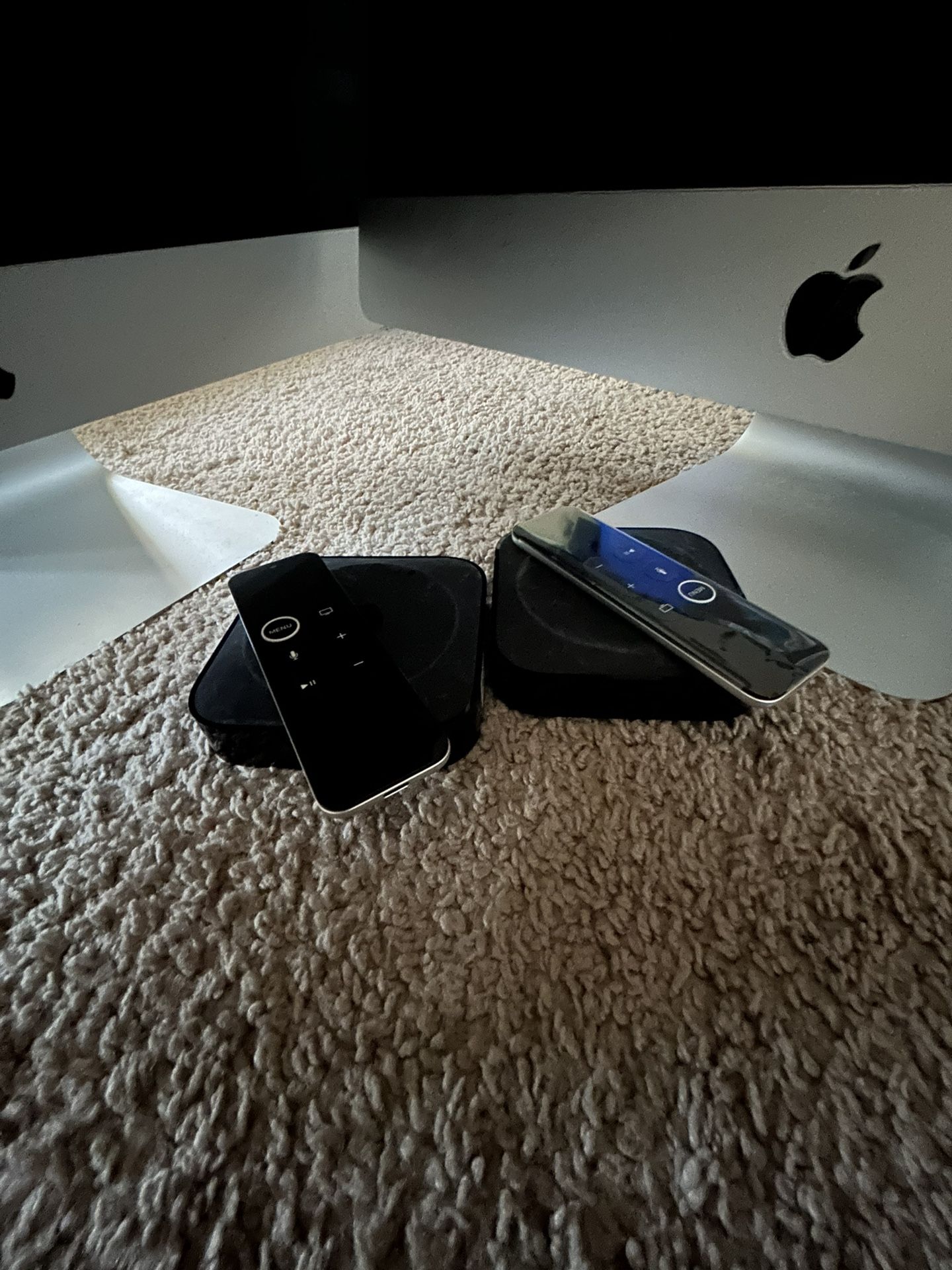 Apple TV Box w Controller