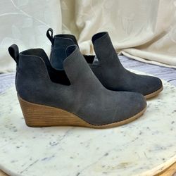 TOMS Charcoal Grey Suede Side Cutout Wedge Ankle Booties Womens 8.5