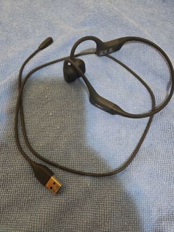 Shokz bluetooth headphones.