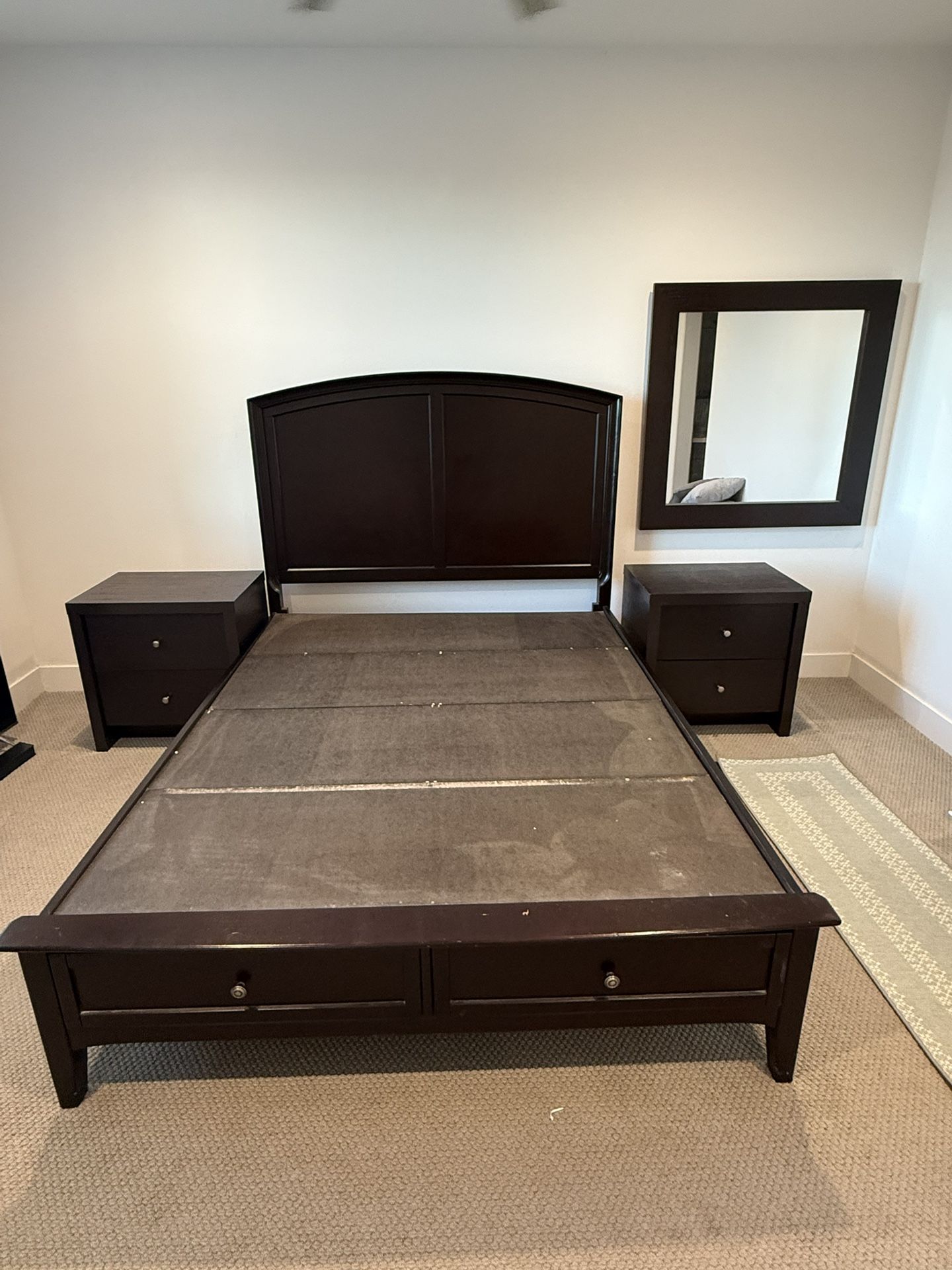 Queen Platform Bed, Two Nightstands And Mirror