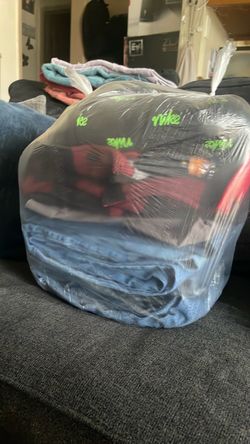32x32 pants and Large