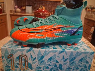 Womens 10.5 soccer cleats