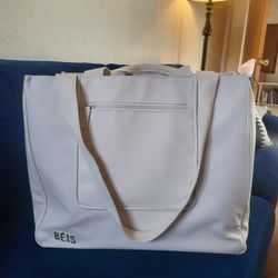 Beis East to West Tote