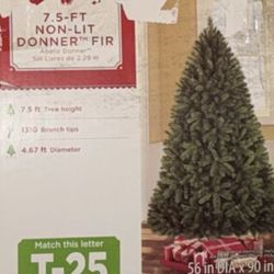 7.5 Ft Non Lit Christmas Tree