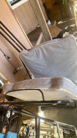 Twin bed for free