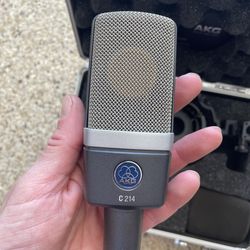 AKG  c 214 Microphone