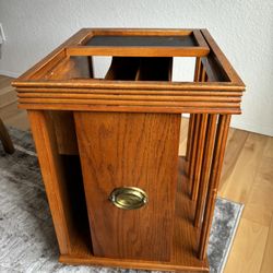 Free TV/boook/magazine stand in oak wood. Pick up in Bellevue