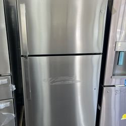 GE 33”wide Top Freezer Bottom Fridge 21.9cu.ft Refrigerator 
