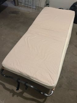 Folding rolling bed/cot