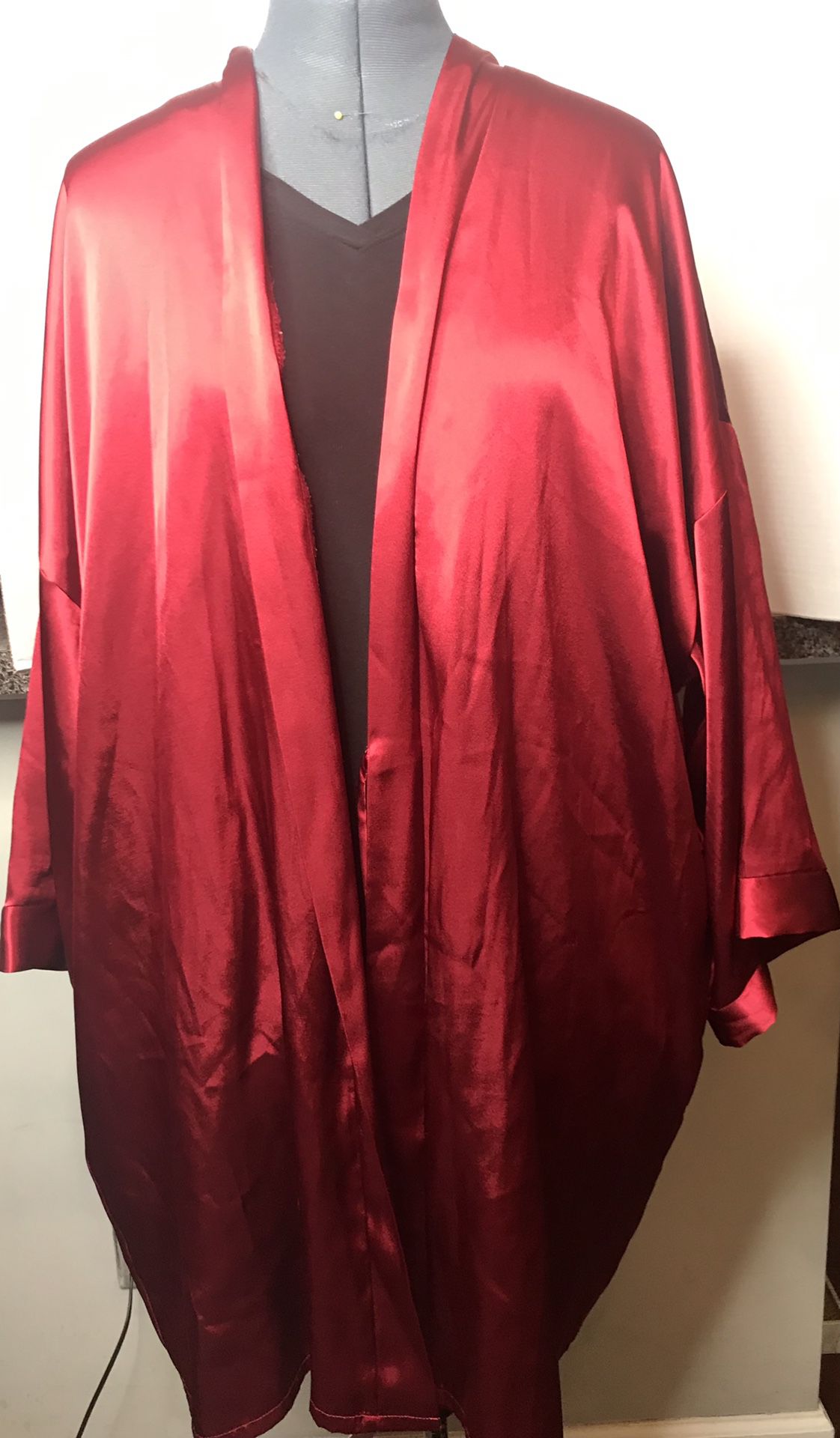 Frederick's of Hollywood Full Size Red Satin Robe