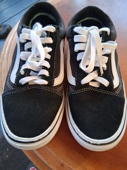 TENIS VANS SIZE 6