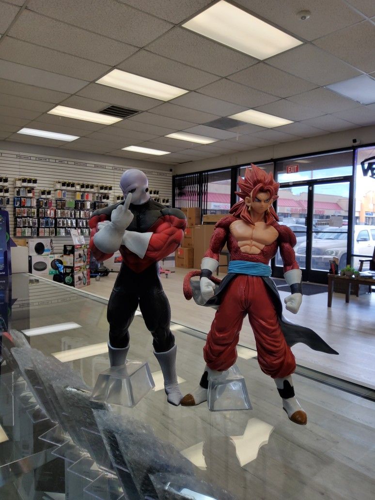 ASSORTED ACTION FIGURES