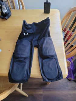 Youth football girdle with pads