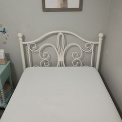 Metal Bed Frame And Mattress 