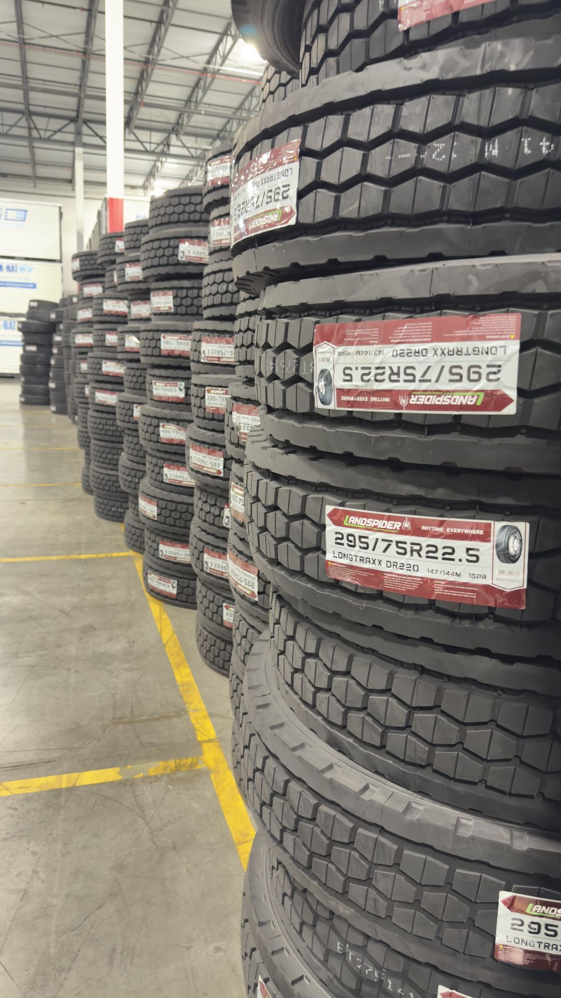 295/75R22.5 Drive (Landspider)