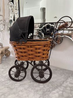 Victorian vintage stroller decor