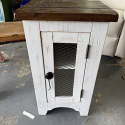 Vintage Ashleshfd Table 