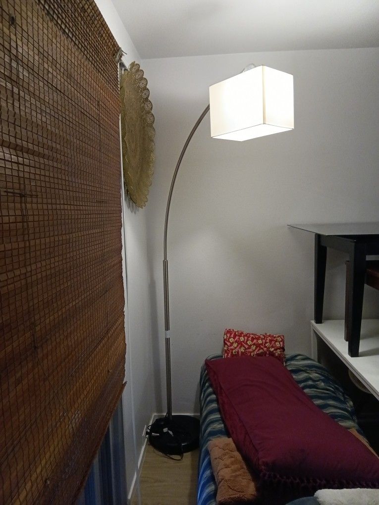 Standing Weaping Lamp Asking 60 Paid π― Really Nice Condition Even Has Floor Pedal Switch On And Off