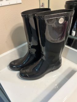 UGG Rainboots Black Size 9
