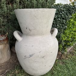 Big Clay Pots   Masetero De Barro Grande tall 33” wide 19”