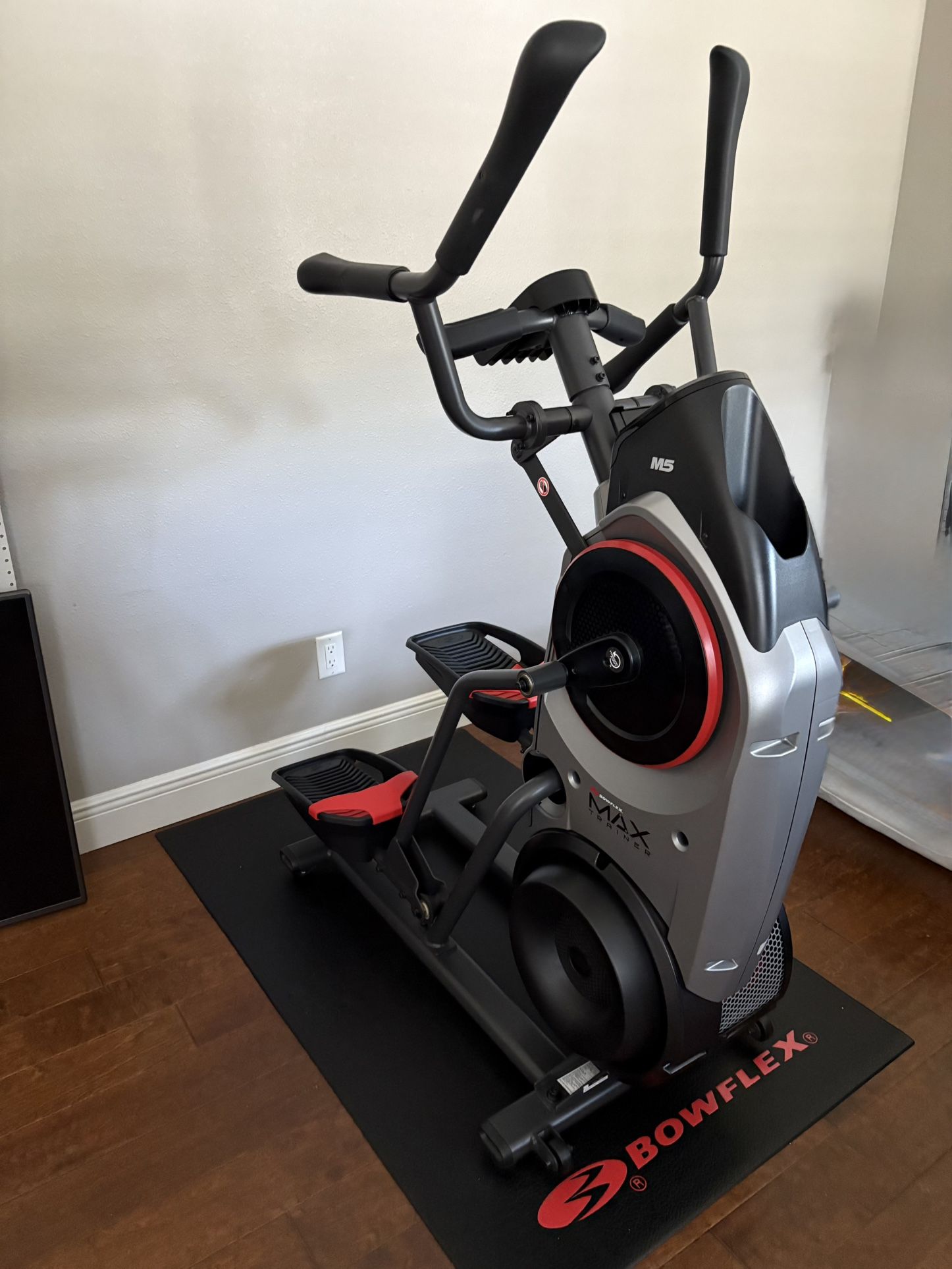 Bowflex Max Trainer M5 Full-Body Cardio Machine – Excellent Condition + Floor Mat – $595 (Altamonte)