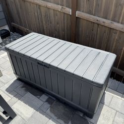 Keter Deck Box in Great Condition