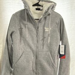 🔥 Reebok Sherpa-Lined Zip-Up Hoodie – Gray, Super Soft & Warm (New with Tags)