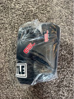 TITLE boxing gloves