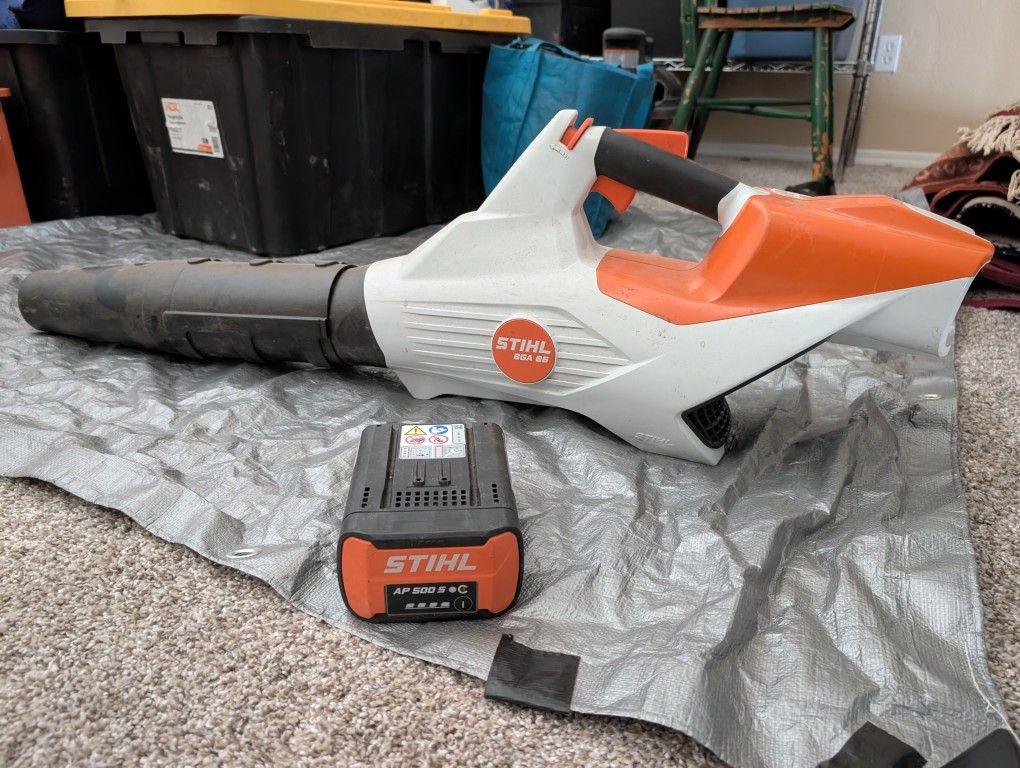 2 - Sthil BGA 86 Electric leaf Blowers + battery+ Charge
