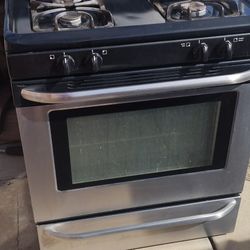 Stove And Microwave 
