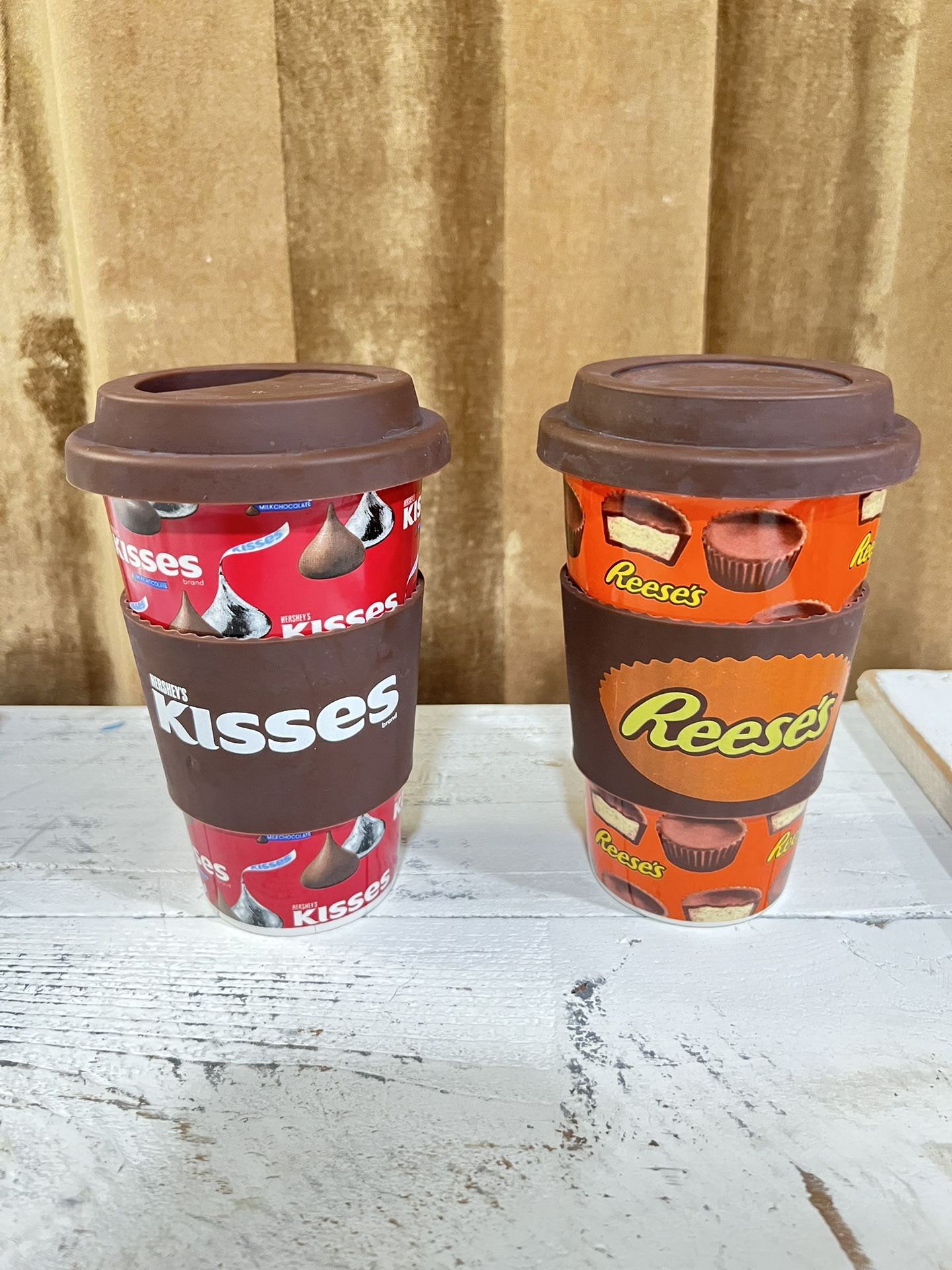 Galerie Reeses Hershey’s Kisses Ceramic Travel Coffee Mug Silicone Lid Set of 2