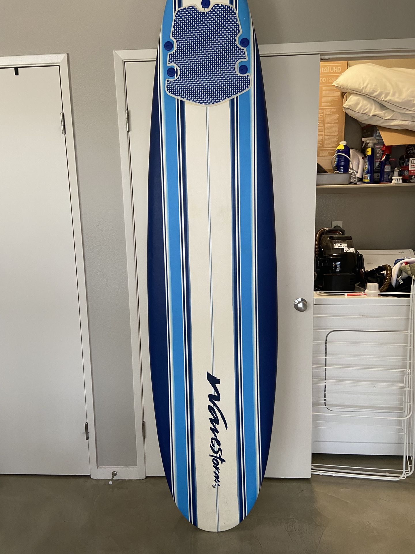 Wavestorm 7ft Foam Surfboard & Free Roof Rack!