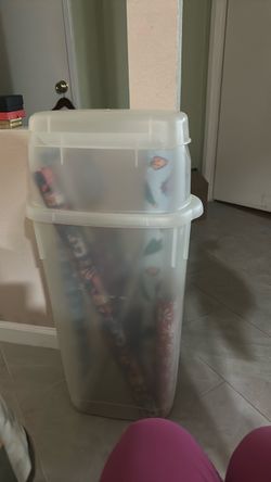 Wrapping paper container