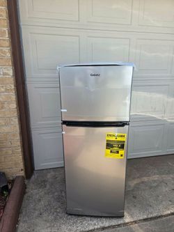 Mini refrigerator with freezer 4.6