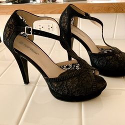 Black Lace Heels Size 6.5