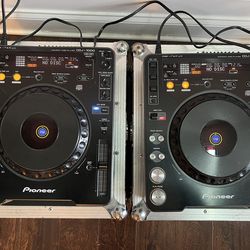 2 Pioneer CDJ-1000 + Flight Cases