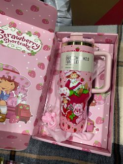 Strawberry shortcake 40 oz tumbler